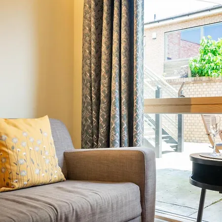10 Summerhouse Mews Apartman