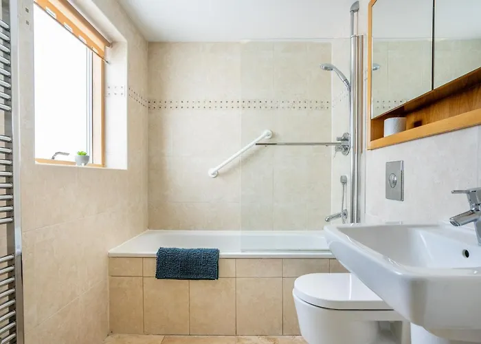 10 Summerhouse Mews *