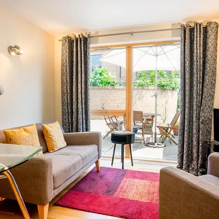 10 Summerhouse Mews * York